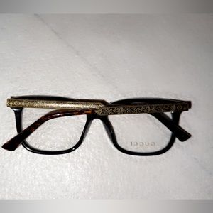 Gucci eye glasses
